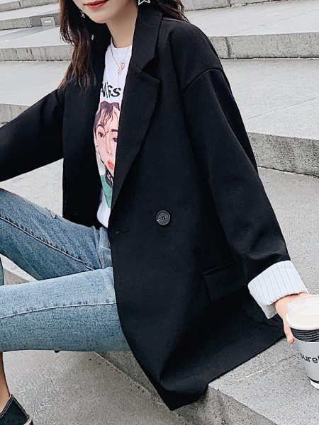 Klassikaline must naiste jope lai mudel pikkade varrukate ja V-kaelusega