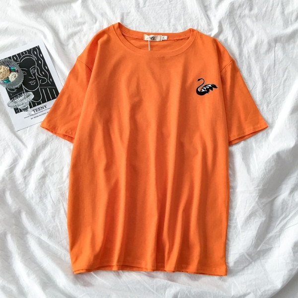 Női alkalmi póló széles modell hattyú rátéttel