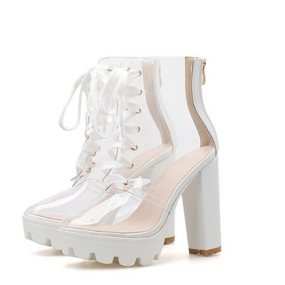 Novi model ekstravagantnih prozirnih čizama s petom i grubim potplatom u animal printu