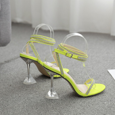 Elegantsed kivikestega kõrge kontsaga sandaalid