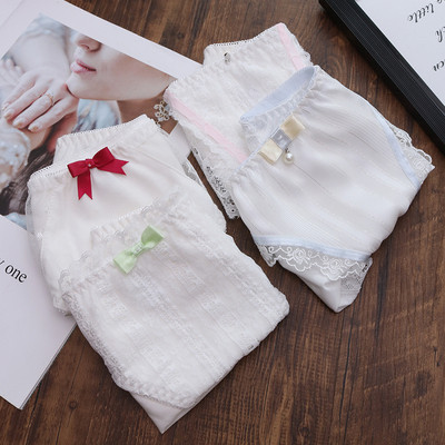 Négy pamut női bikini szett csipkével és szalagokkal