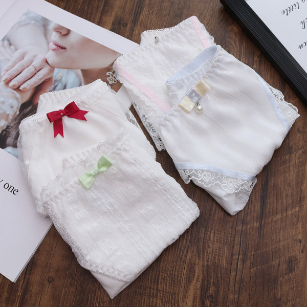 Négy pamut női bikini szett csipkével és szalagokkal