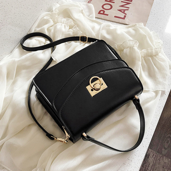 Stiilne kahe sanga ja metallist kinnitusega naistekott