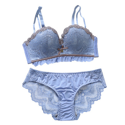 Naiste igapäevane komplekt kaheosalisest pitsiga aluspesust