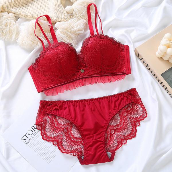 Naiste igapäevane komplekt kaheosalisest pitsiga aluspesust