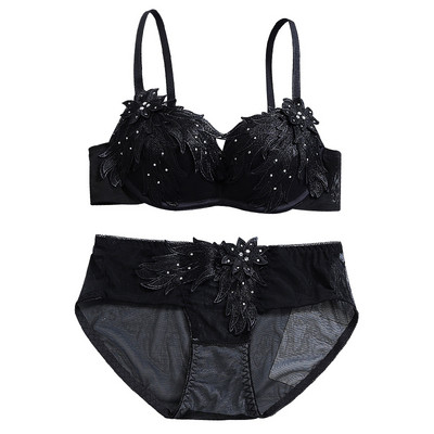 Σετ εσωρούχων σε  - μπικίνι σουτιέν με κέντημα