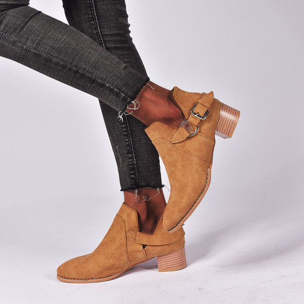 Uus ökoseemisnahast valmistatud vabaajasaapad madala kontsaga