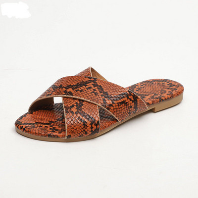 Loomatrükiga ökonahast madala tallaga vabaaja sussid