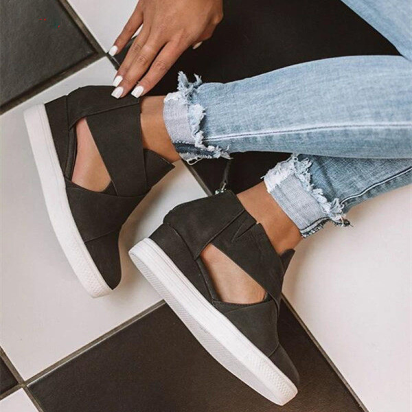 Új modell női szandál eko bőrből, platformmal