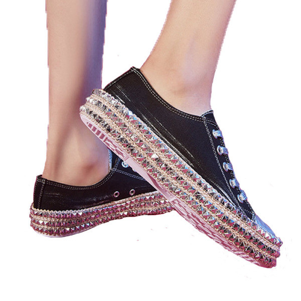 Modern női tornacipő lapos talppal és díszítő kövekkel - két modell