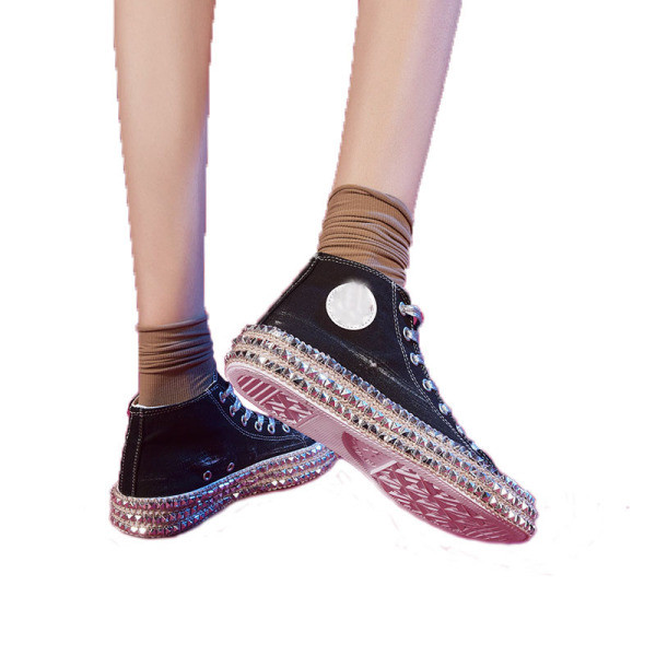 Modern női tornacipő lapos talppal és díszítő kövekkel - két modell