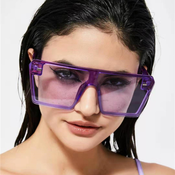 Ruudukujulised värvilised naiste päikeseprillid