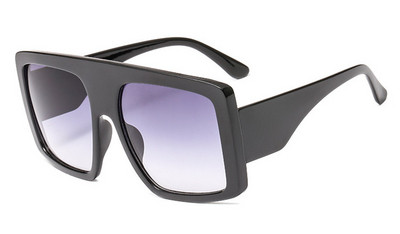 Suured ruudukujulised naiste päikeseprillid