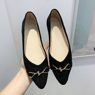 Ежедневни дамски мокасини от еко велур с метални елементи