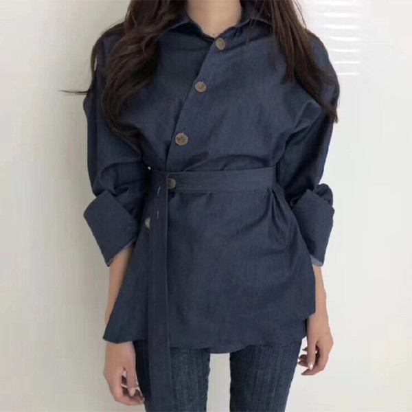 Дамска модерна риза със странично закопчаване и колан на талията 