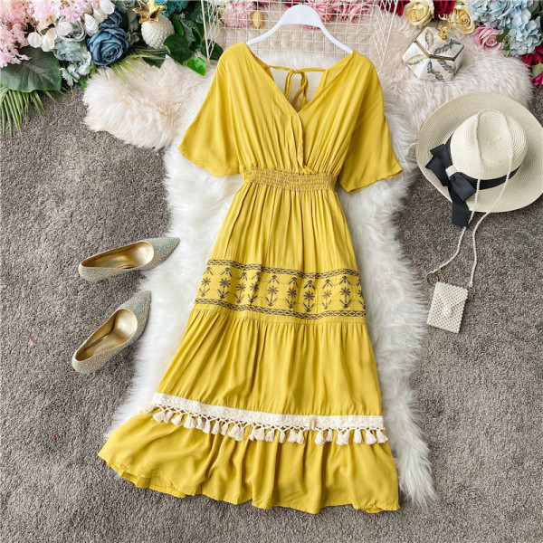 Ежедневна дамска плажна рокля с къс ръкав и пискюл 