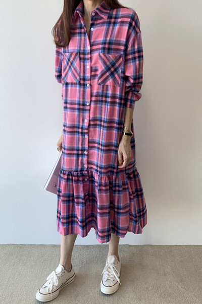 Дамска ежедневна карирана рокля -дълъг модел с класическа яка и дълъг ръкав 