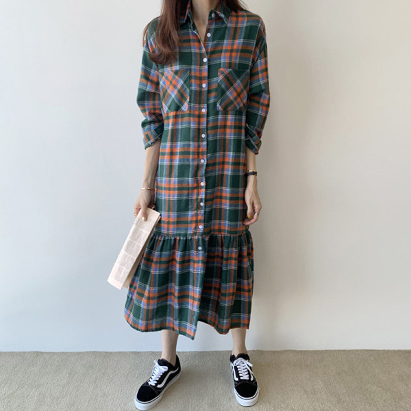 Дамска ежедневна карирана рокля -дълъг модел с класическа яка и дълъг ръкав 