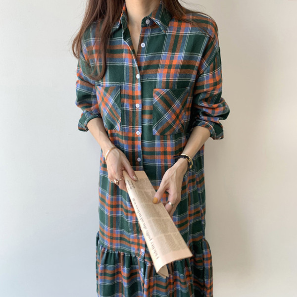 Дамска ежедневна карирана рокля -дълъг модел с класическа яка и дълъг ръкав 