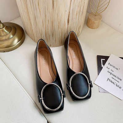 Γυναικεία casual eco leather moccasins με μεταλλική διακόσμηση