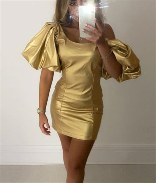 Нов модел дамска рокля от еко кожа с широки ръкави 