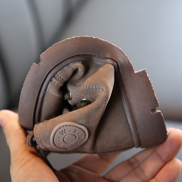 Aktuāli bērnu zābaki ar šņorēm zēniem