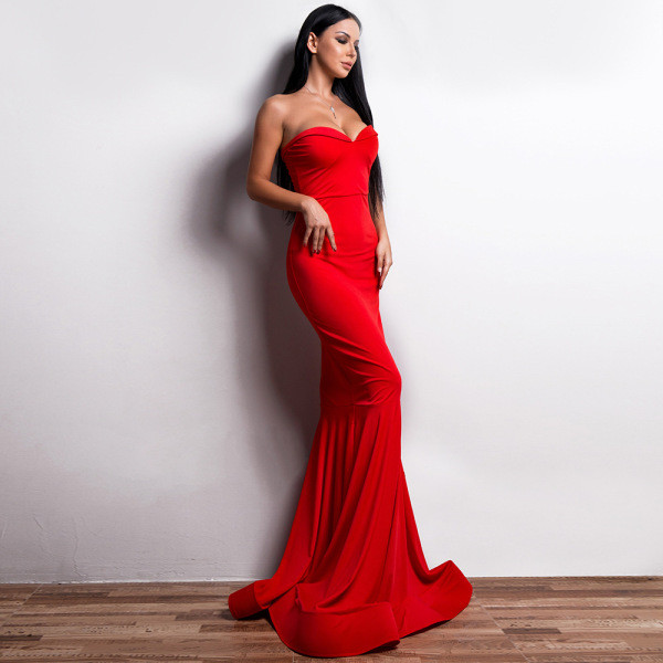 НОВО Дамска дълга стилна рокля с голи рамене