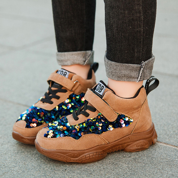 Модерни детски маратонки с лепенка и пайети 