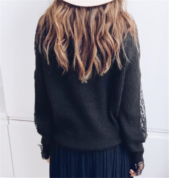 Bluză de damă modernă cu decolteu oval și mâneci din tul