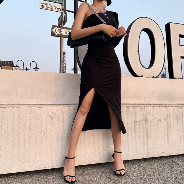 Rochie modernă de damă, cu fante și mâneci lungi, de culoare neagră