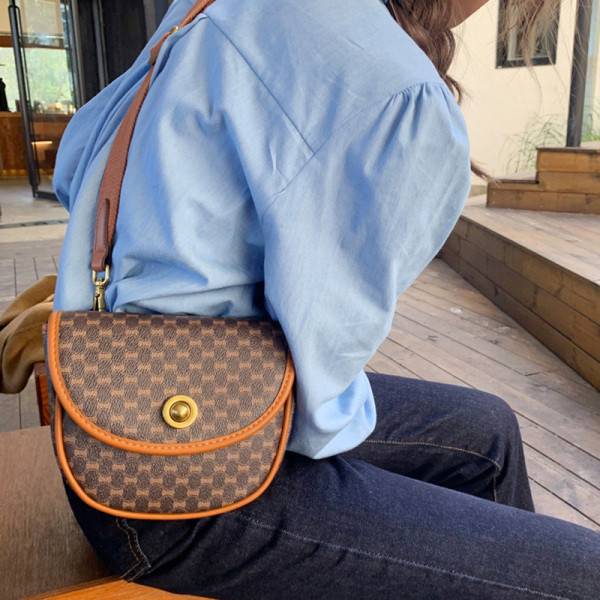 Cămașă elegantă de damă, cu decolteu rotund, în albastru