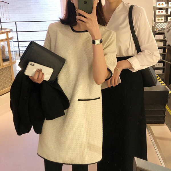 Стилна дамска рокля широк модел с къс ръкав 