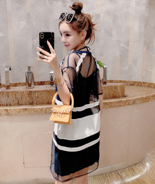 Нов модел къса дамска рокля с горна тюлена част