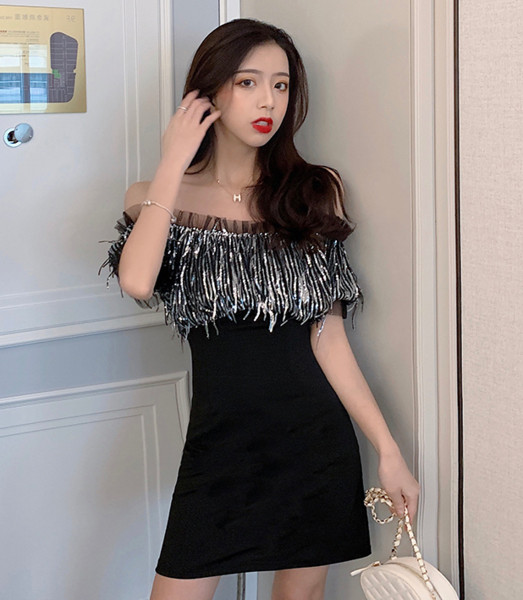 Нов модел къса вталена рокля с тюл и пайети