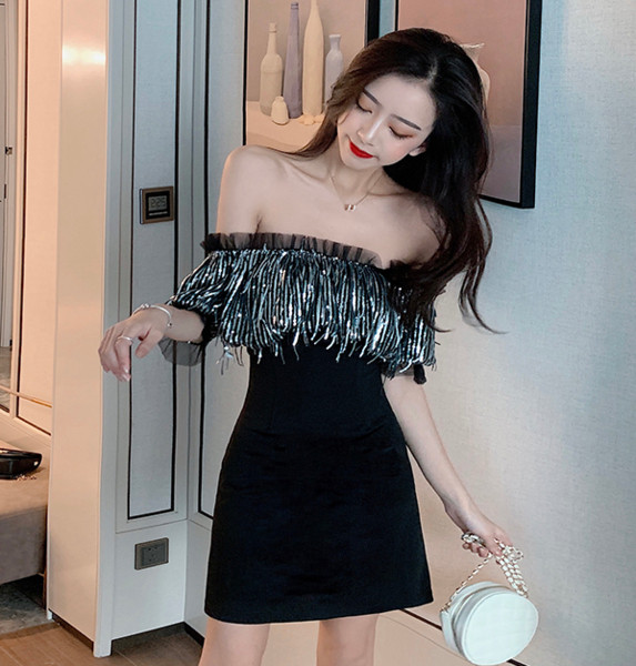 Нов модел къса вталена рокля с тюл и пайети