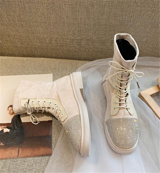 Ежедневни дамски боти с равна подметка и камъни 