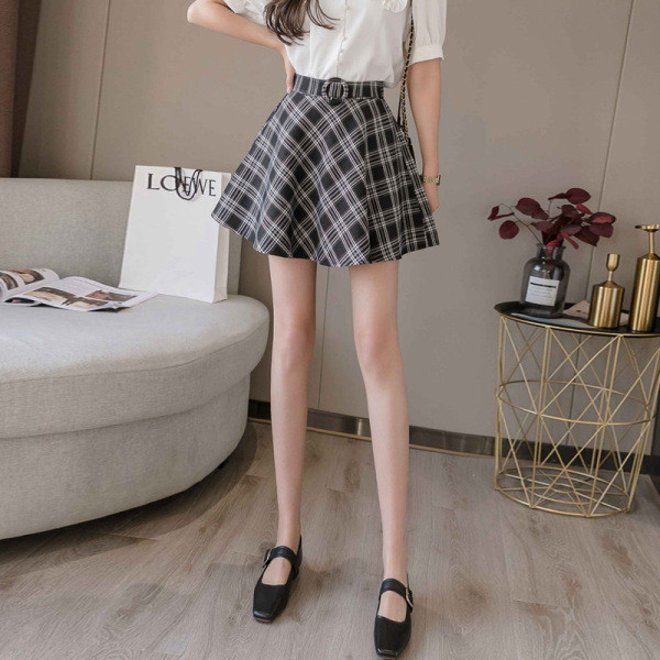 Карирана къса пола разкроен модел с колан и висока талия