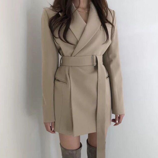 Дамско  стилно сако тип рокля с колан на талията и шпиц деколте 