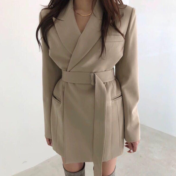 Дамско  стилно сако тип рокля с колан на талията и шпиц деколте 