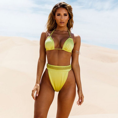 Бански костюм от две части в жълт цвят с триъгълно горнище