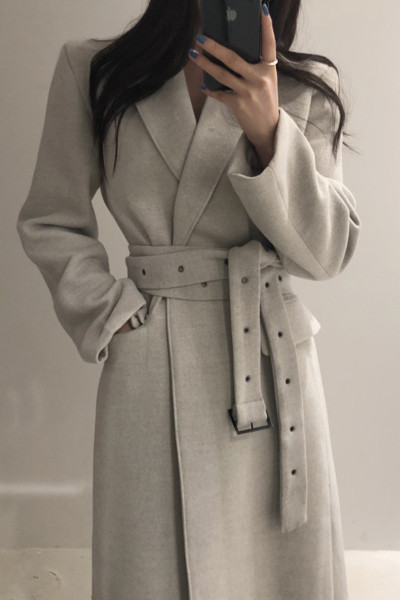 Palton elegant de dama cu centura in talie si decolteu spitz - model lung