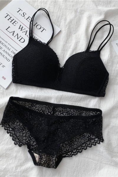 Дамски дантелен комплект от сутиен и бикини