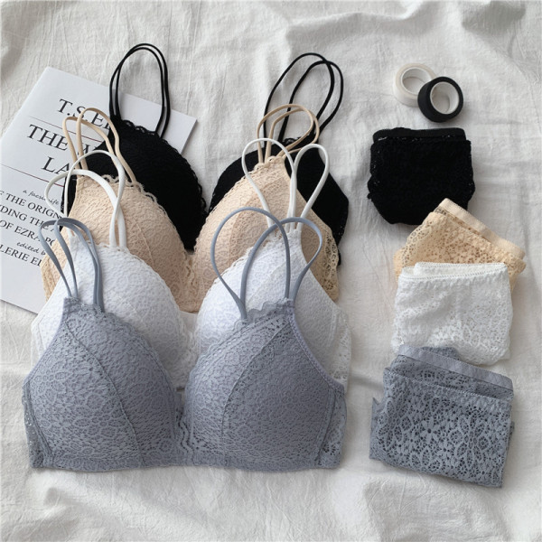 Дамски дантелен комплект от сутиен и бикини