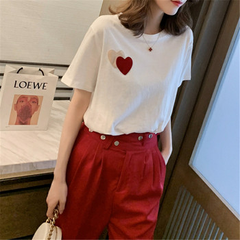Μοντέρνο γυναικείο T-shirt με κοντό μανίκι και τύπωμα καρδιάς