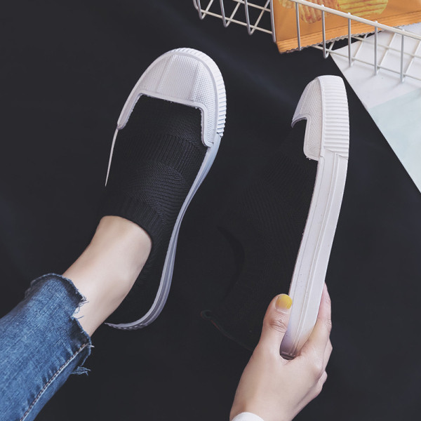 НОВ модел дамски ежедневни обувки изчистен модел 