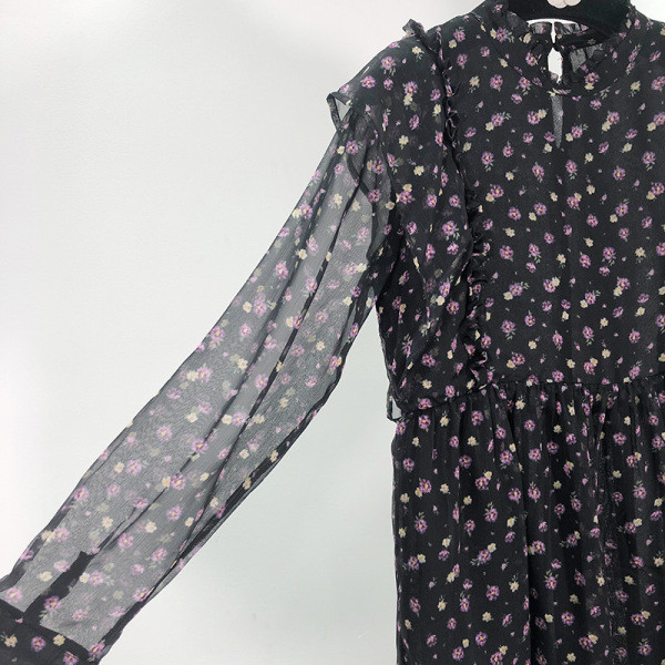 Rochie scurta de primavara cu bucle si maneci lungi din tul