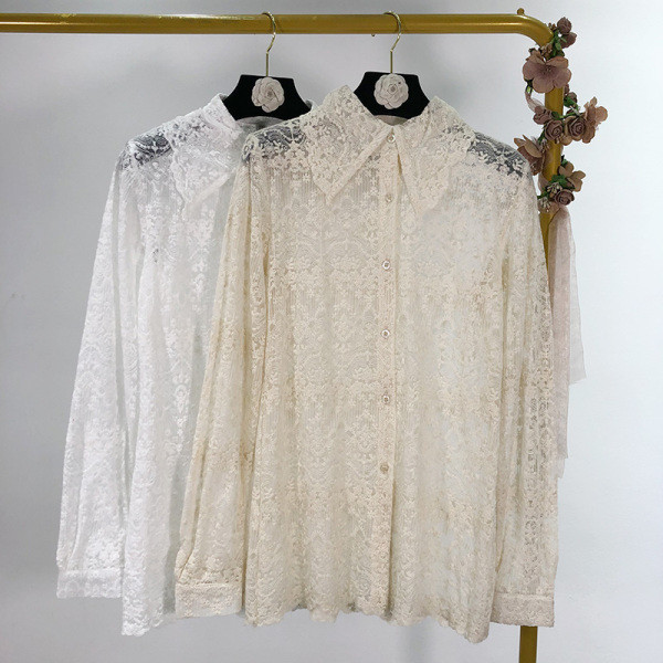 Модерна дантелена риза с класическа яка и копчета