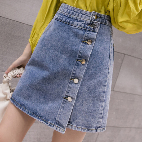 Модерна дамска дънкова пола с копчета и джобове