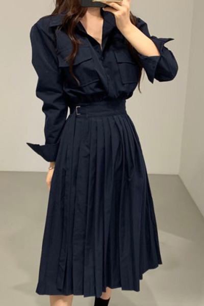 Дамска модерна рокля с класическа яка и плисирана долна част 