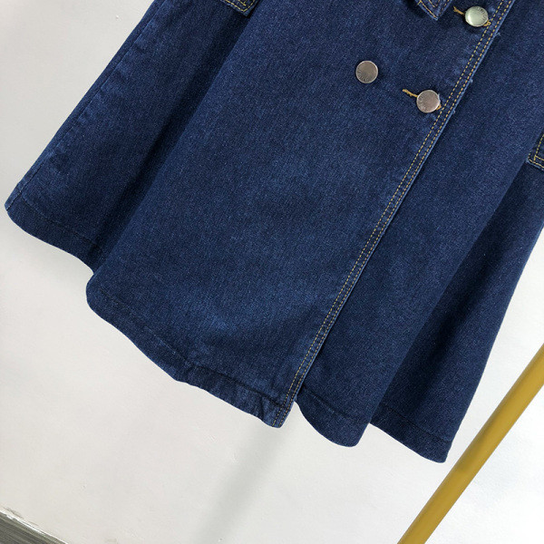 Разкроена дънкова пола с висока талия с копчета и джобове